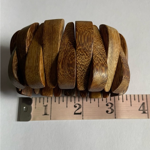 Vintage Wooden Stretch Bracelet - Picture 4 of 5